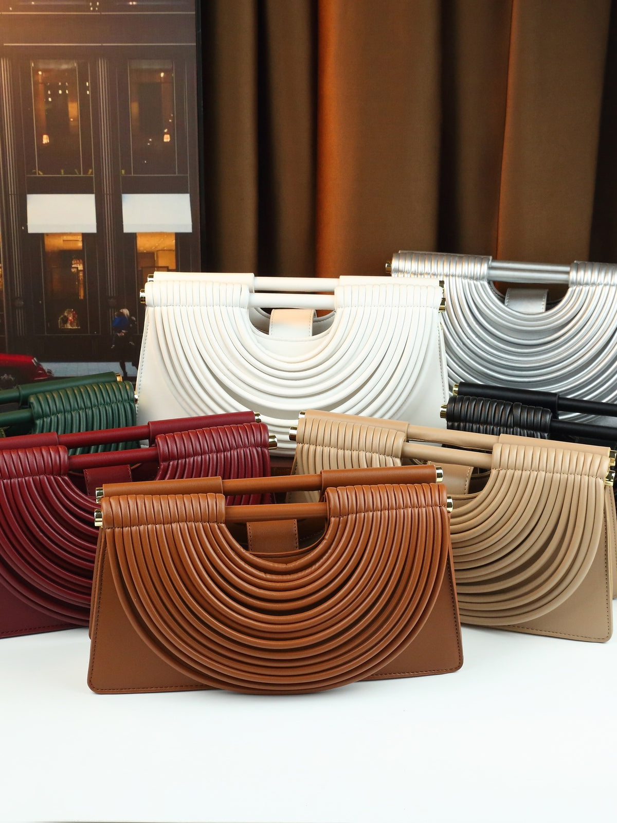 Line flow comb desigb trapezoidal handbag